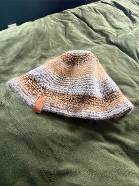 Crochet Bucket Hat in Tan and Cream
